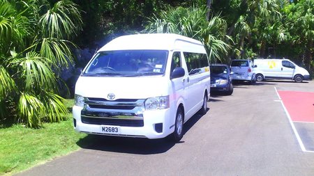 Rickys Minibus Bermuda